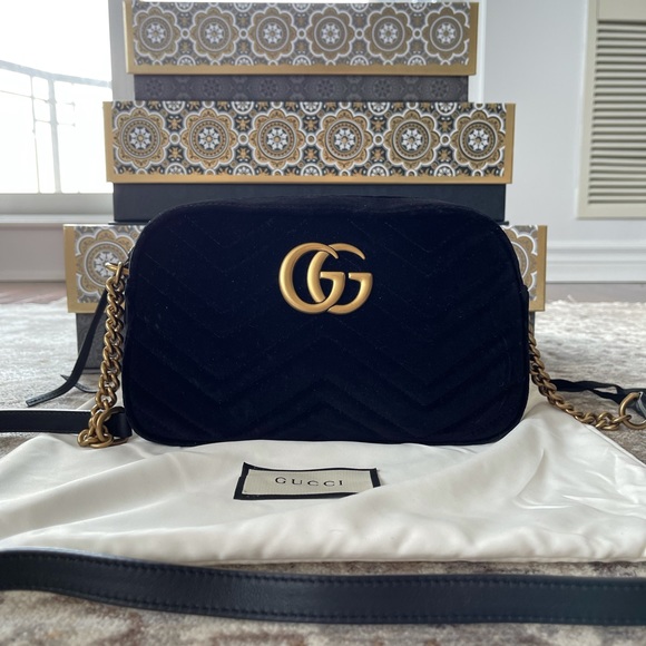 Gucci Marmont Velvet Shoulder Bag (SOLD) - Picture 1 of 2